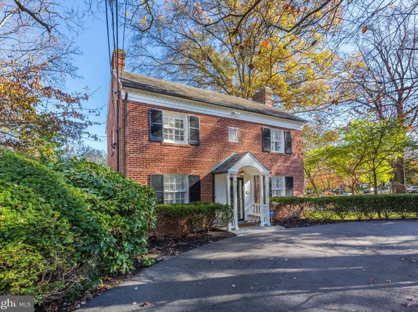 7301 Delfield St, Chevy Chase, MD 20815