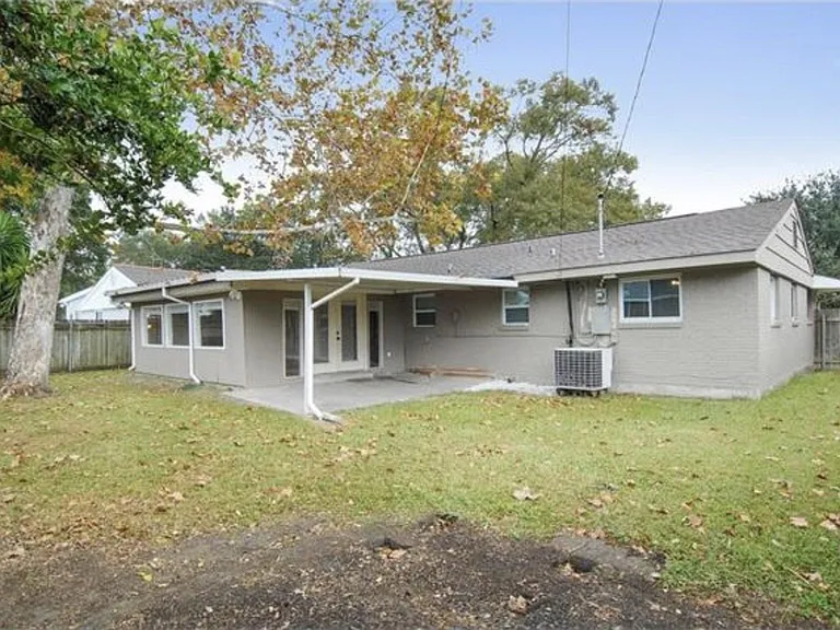 4208 Bissonet Dr — Photo 11