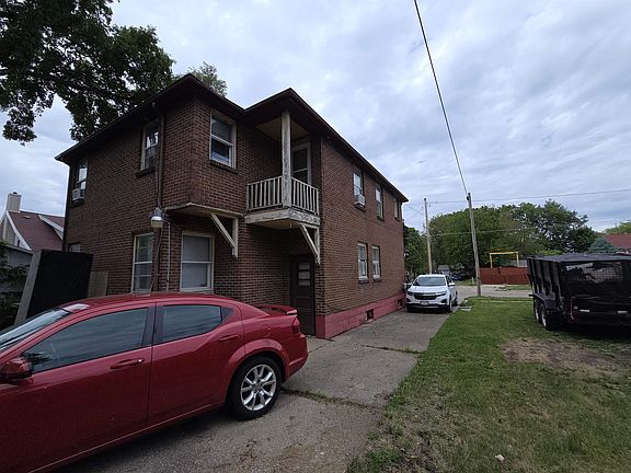3rd image of 314 Roosevelt Ave