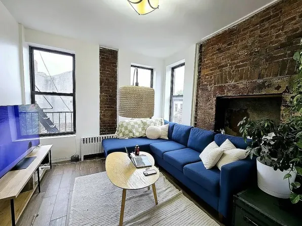 412 Douglass Street image 3 of 15