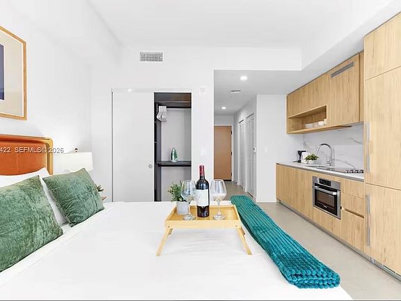 5th image of 11 NE 6th St Unit 1606