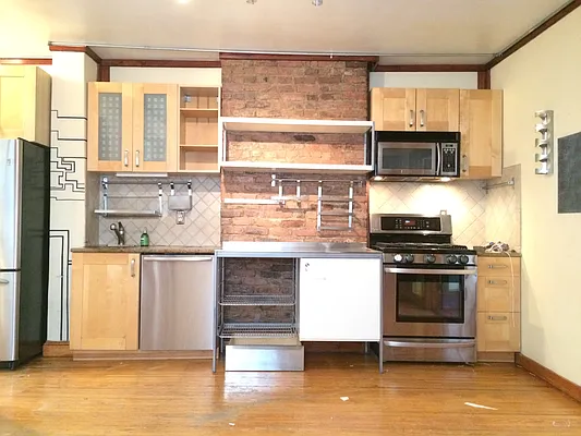 Rented by WEATHERWOOD PROPERTIES | media 15