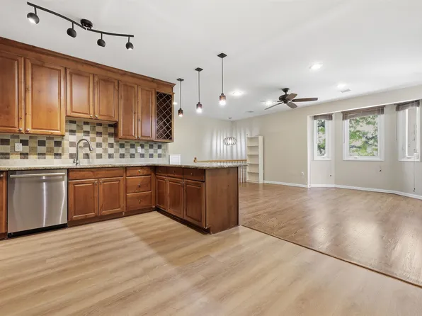 215 Saint Michaels Walk image 1 of 26