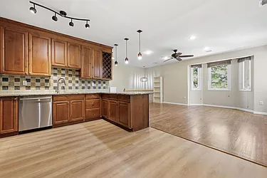 215 Saint Michaels Walk