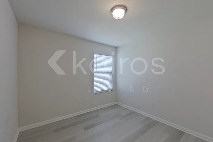 880 Whispering Creek Ave — Photo 9