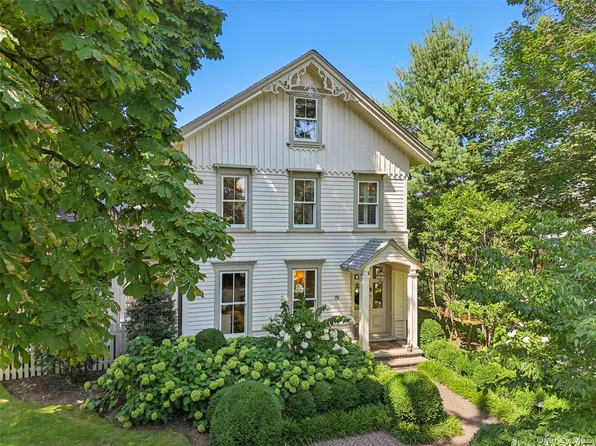 19 E Williston Avenue, East Williston, NY 11596