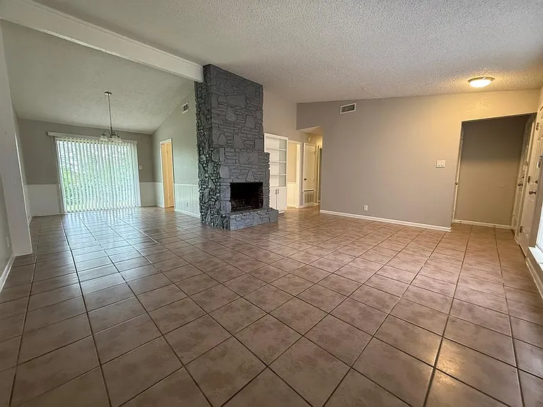 12310 Willow Wild Dr #B — Photo 3