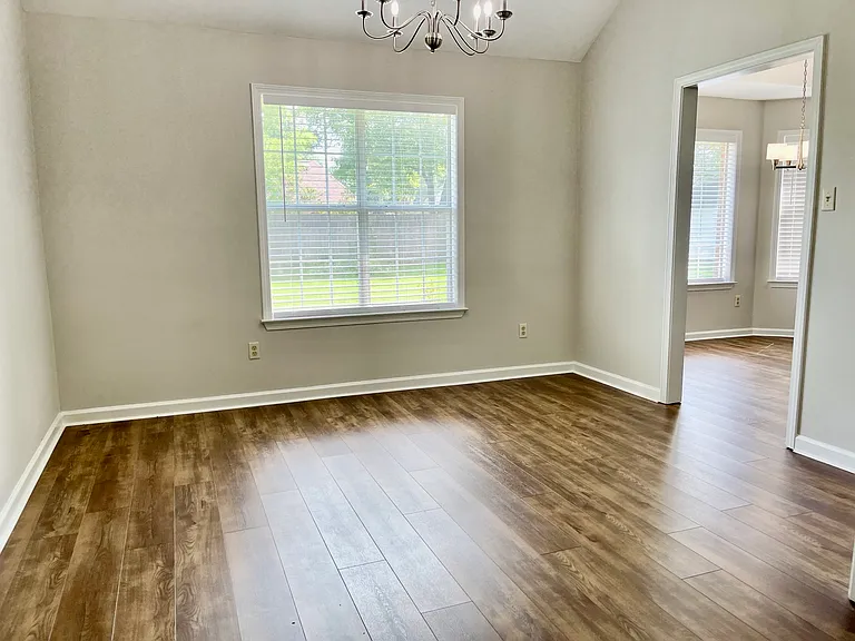 1492 Howling Dr — Photo 7