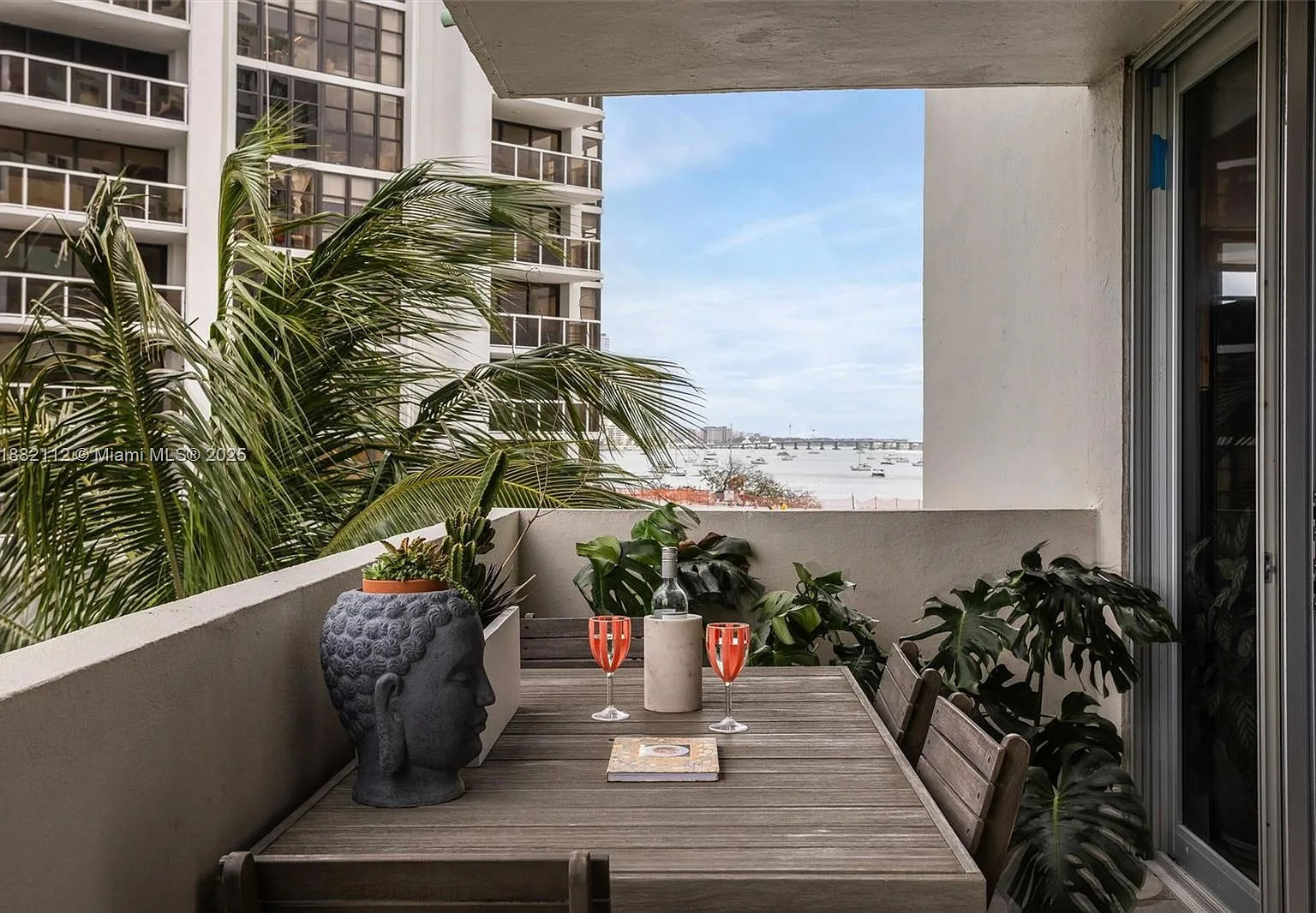 2 bed, 1320 sqft, $5,000 — Photo 4