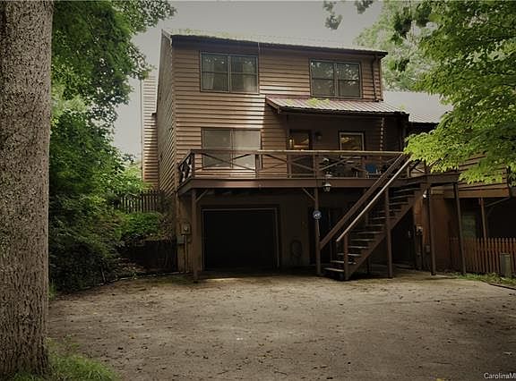 3rd image of 675 Country Club Dr