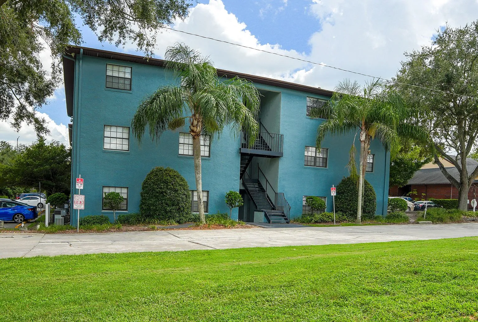 Woodland Heights Apartments — Photo 2