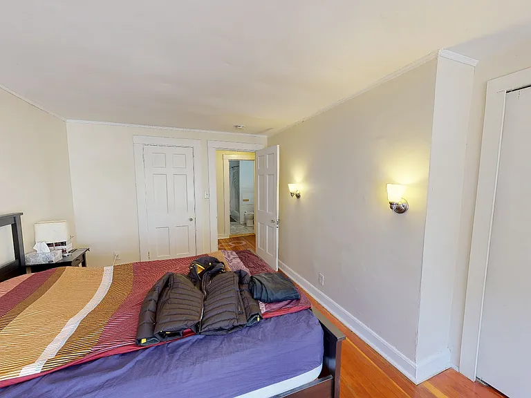 38 Gibson St #7 — Photo 6