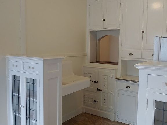 5th image of 2120 Aldrich Ave S APT 302