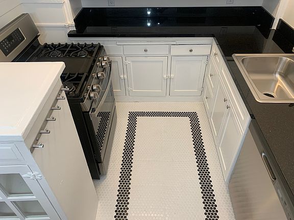 5th image of 2300 Francisco St APT 201