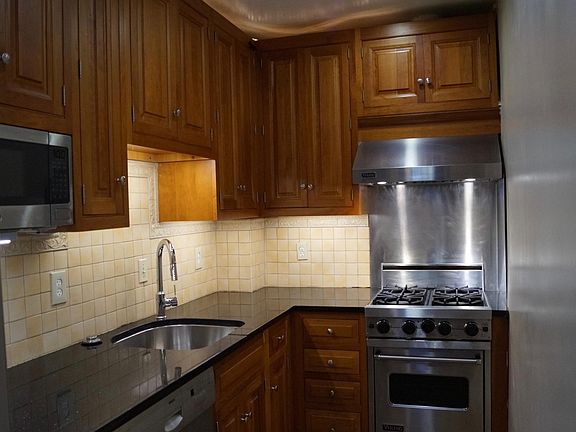 Kithen stove, sink and counter