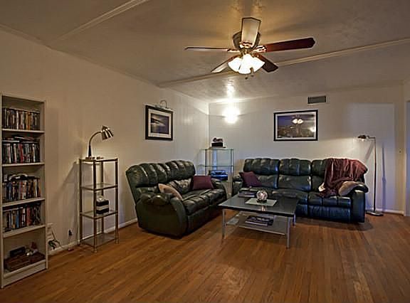 3rd image of 6175 Saratoga Cir