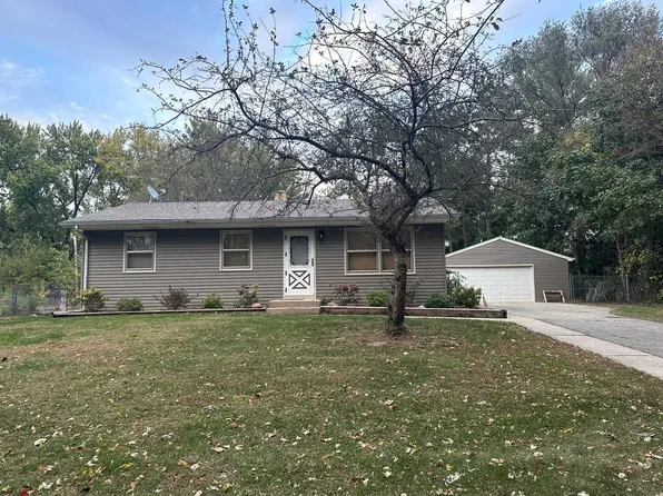 449 Mockingbird Ln, South Beloit, IL 61080