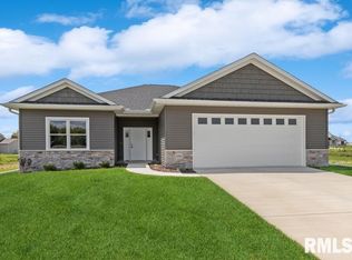 1212 Colonial Ct, Eldridge, IA 52748
