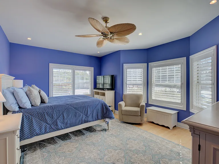 124 Bay St #R2 — Photo 25