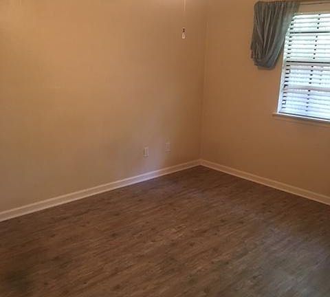 5th image of 2218 Victory Garden Ln