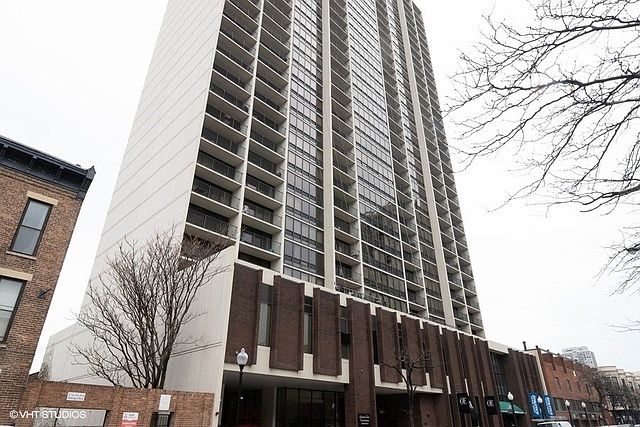 1st image of 1636 N Wells St APT 2305
