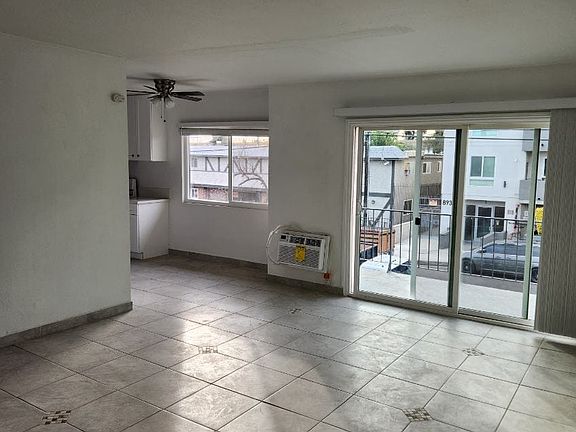 3rd image of 8931 Orion Ave #4