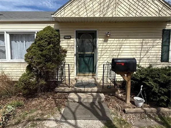 9604 E 32nd St S, Independence, MO 64052