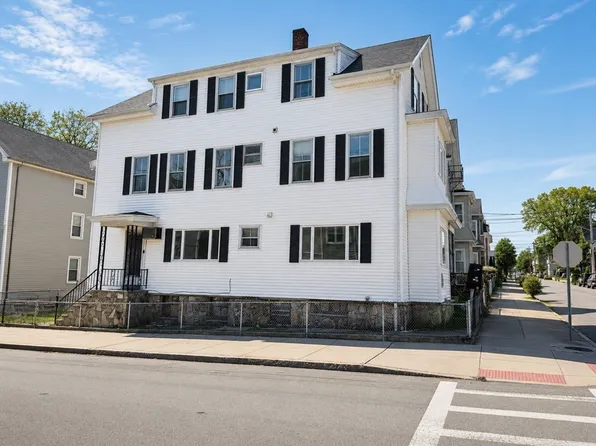 631 Walnut St, Fall River, MA 02720