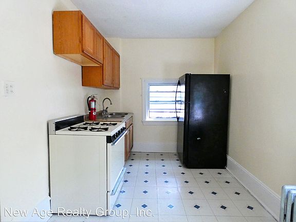 5th image of 4612 Baltimore Ave Unit 2R