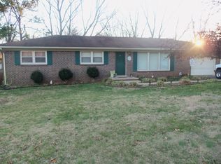 1611 Whippoorwill Dr, Lawrenceburg, TN 38464