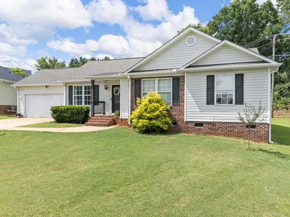 621 Shadow Dance Ln, Boiling Springs, SC 29316