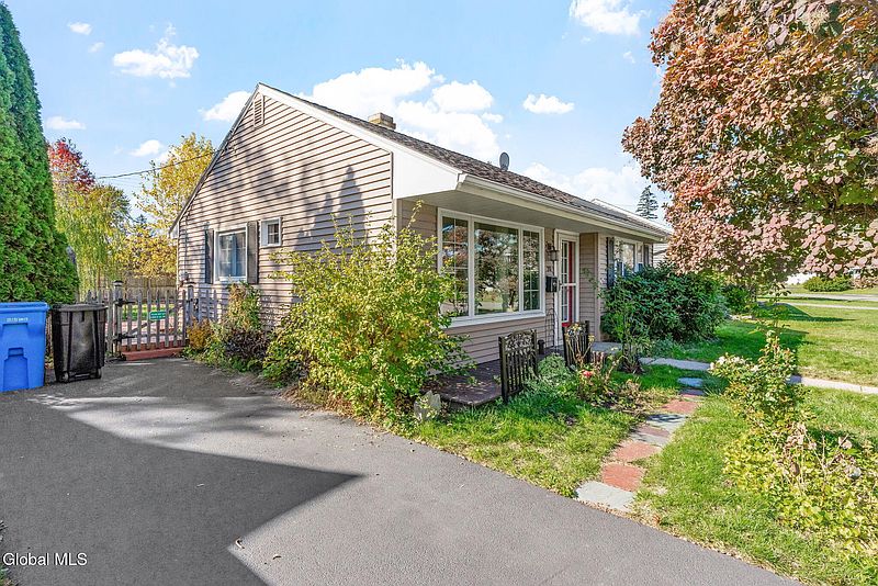 3rd image of 20 Arthur Drive