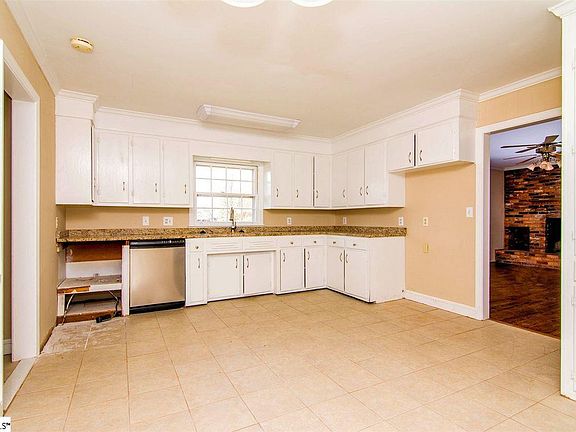 4th image of 15 Tulane Ave
