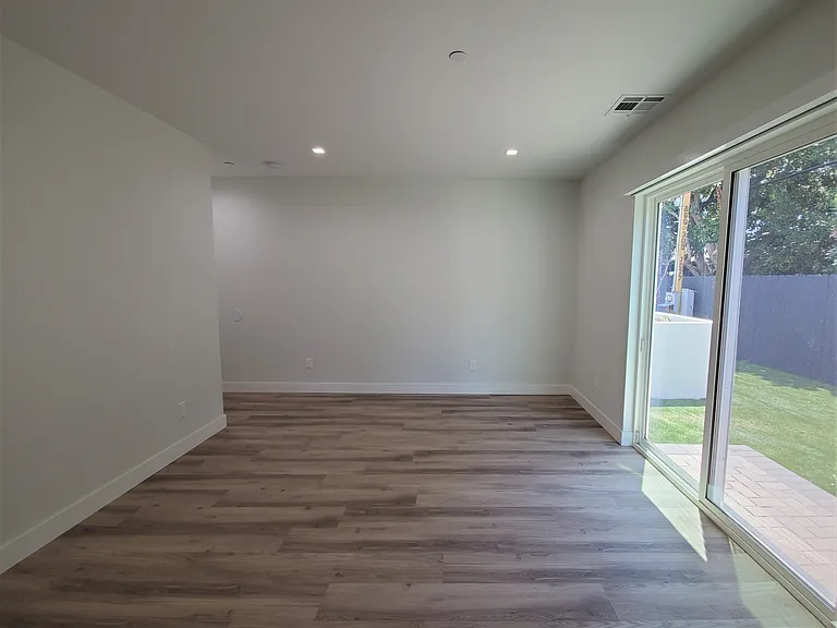 2337 Crenshaw Blvd #1/2 — Photo 21