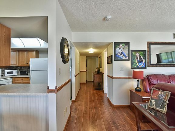4th image of 678 Midway Dr #A