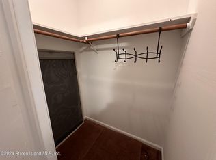 118 Hallister St, Staten Island, NY 10309