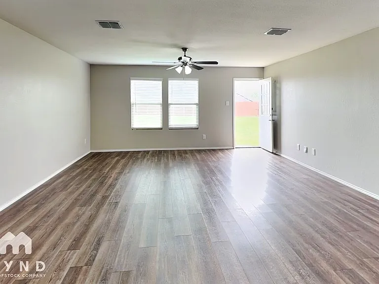 14356 Cloudview Way — Photo 3