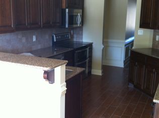 8 Living Waters Cv, Jackson, TN 38305