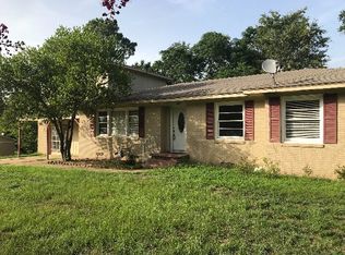 2 Sandy Ln, Palestine, TX 75801