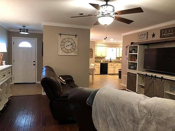 5th image of 203 Whirlaway St