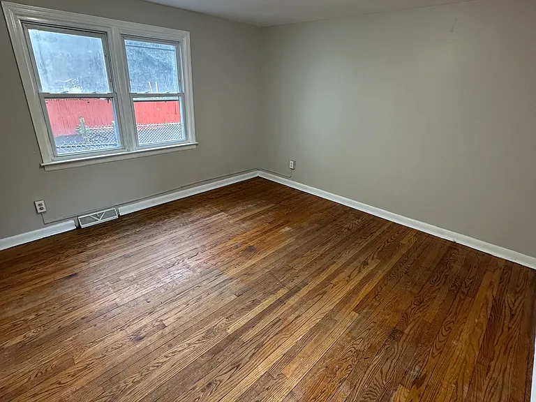 150 Plymouth St #1 — Photo 9