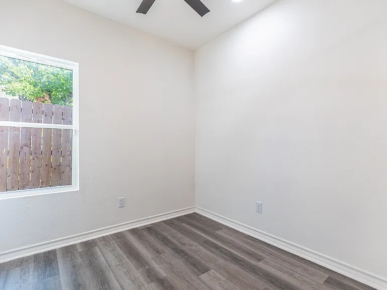 118 Shenandoah St #202 — Photo 5