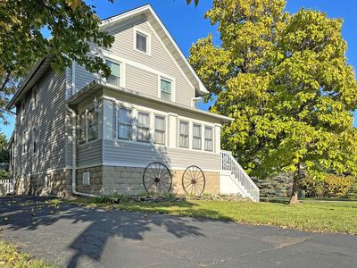 554 Saint Charles Rd, Glen Ellyn, IL, 60137