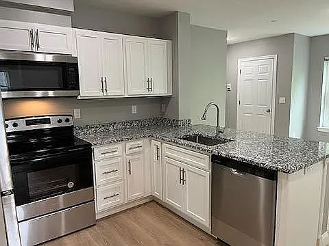 3rd image of 630 Main St #402