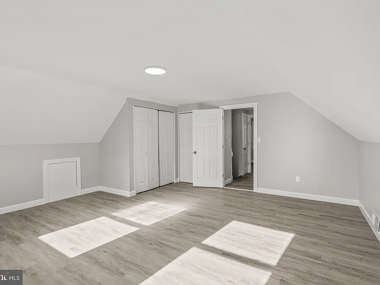 12 Holbrook Ln — Photo 27