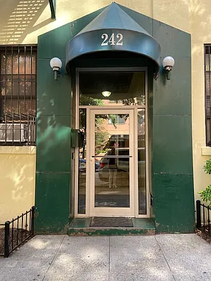 Rented by Manhattan Flats | media 13
