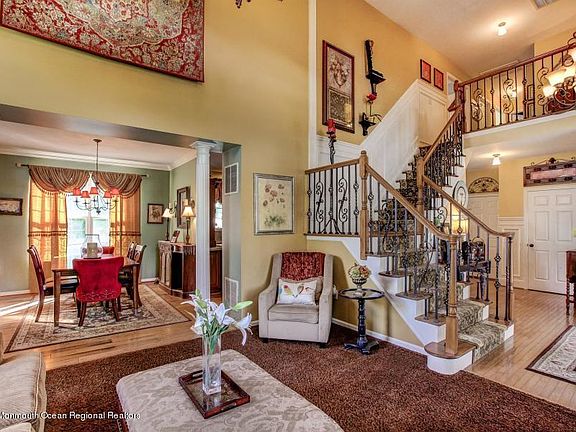 4th image of 2359 Forest Cir