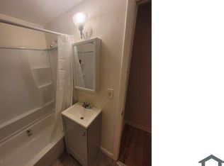 3251 W 105th St, Cleveland, OH 44111