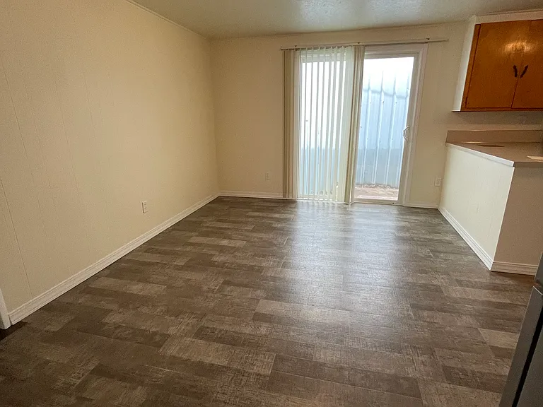 140 W 2nd Ave — Photo 6