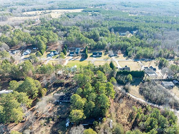 2nd image of 150 Lockhart Farm Ln